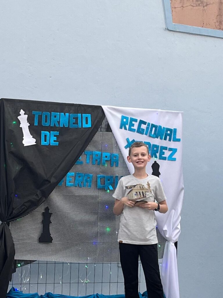 Estudante do GA conquista 1º lugar em Campeonato Regional de Xadrez